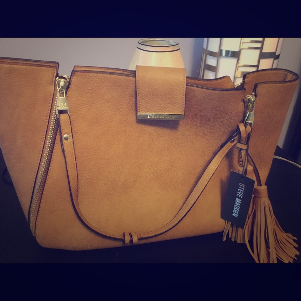 NWT Steve Madden BDuncan Saddle Tote